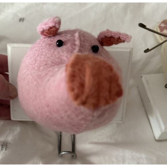 Set Felted Wool Animal Hooks Fox Rabbit Pig Baby Nursery Room Decor Land Of Nod? - Picture 3 of 6